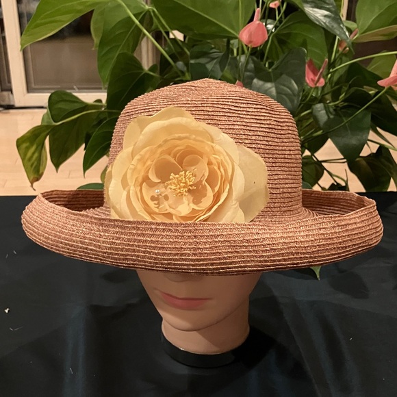Elegant Tan Sun Hat with Yellow Flower - Picture 1 of 4